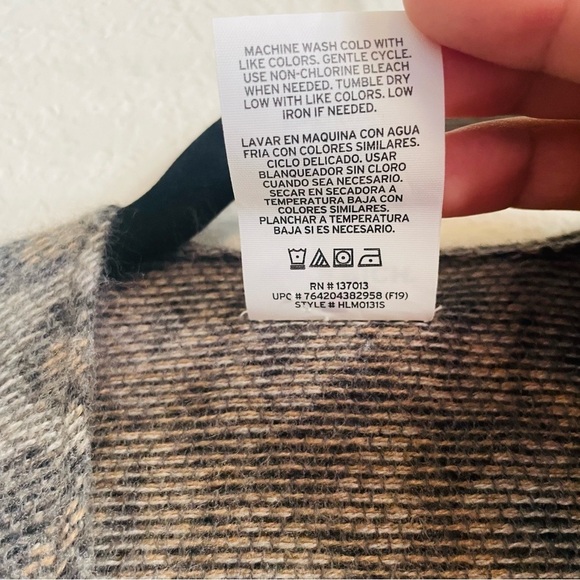 Woolrich woman’s cheetah print shall poncho one size fringe gray winter throw - Picture 4 of 8